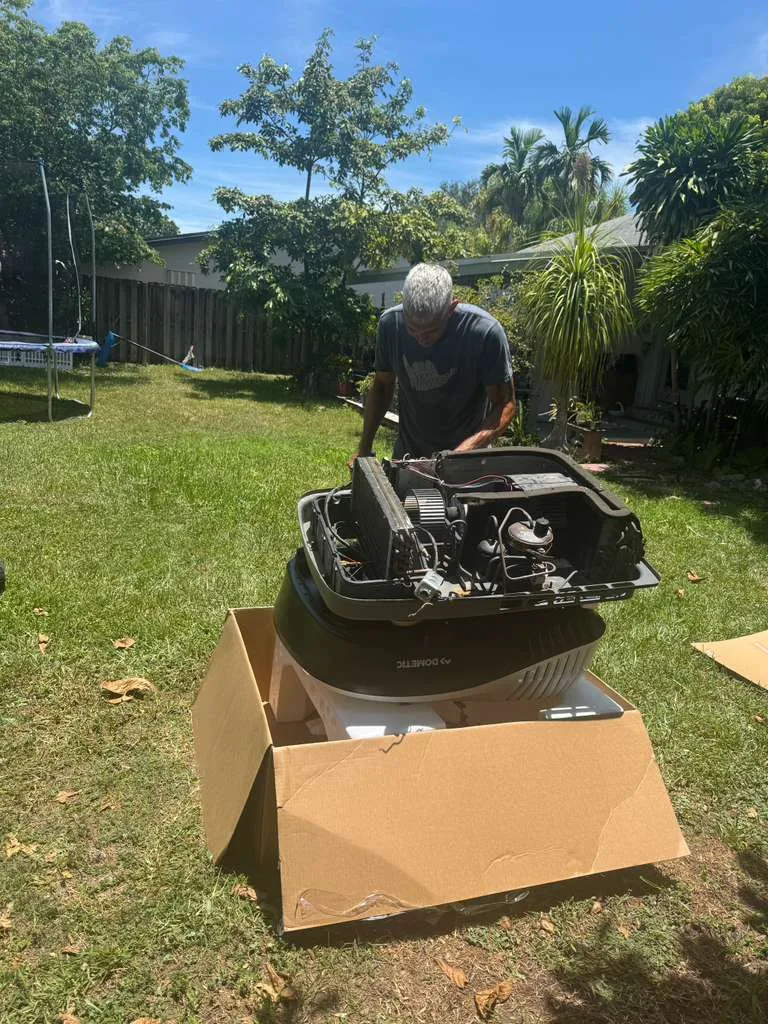 AC unit replacement service on a Tampa RV